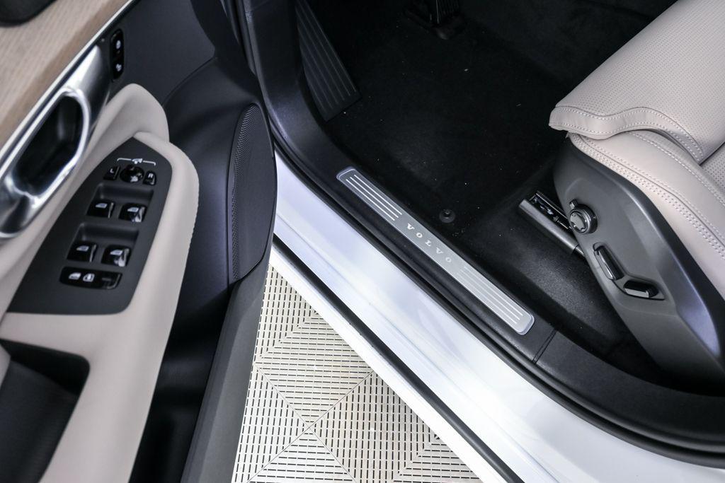 new 2026 Volvo XC90 car, priced at $71,955