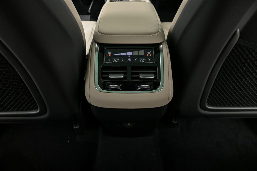 new 2026 Volvo XC90 car, priced at $71,825