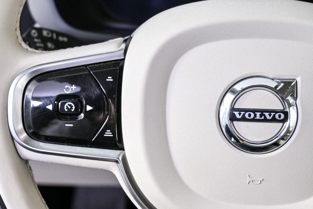 used 2023 Volvo XC60 car, priced at $33,424