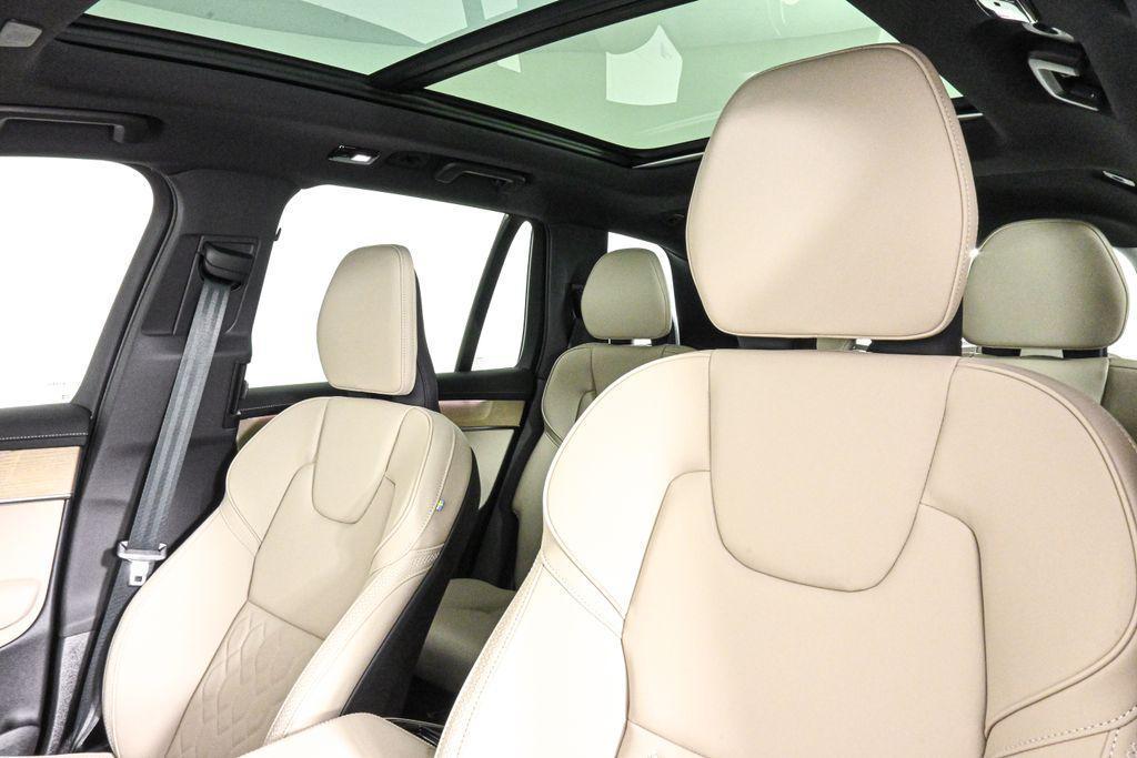 new 2025 Volvo XC90 car