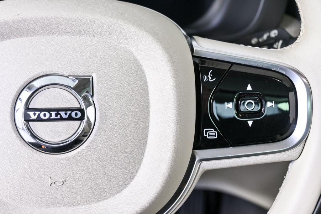 used 2023 Volvo XC60 car, priced at $32,080