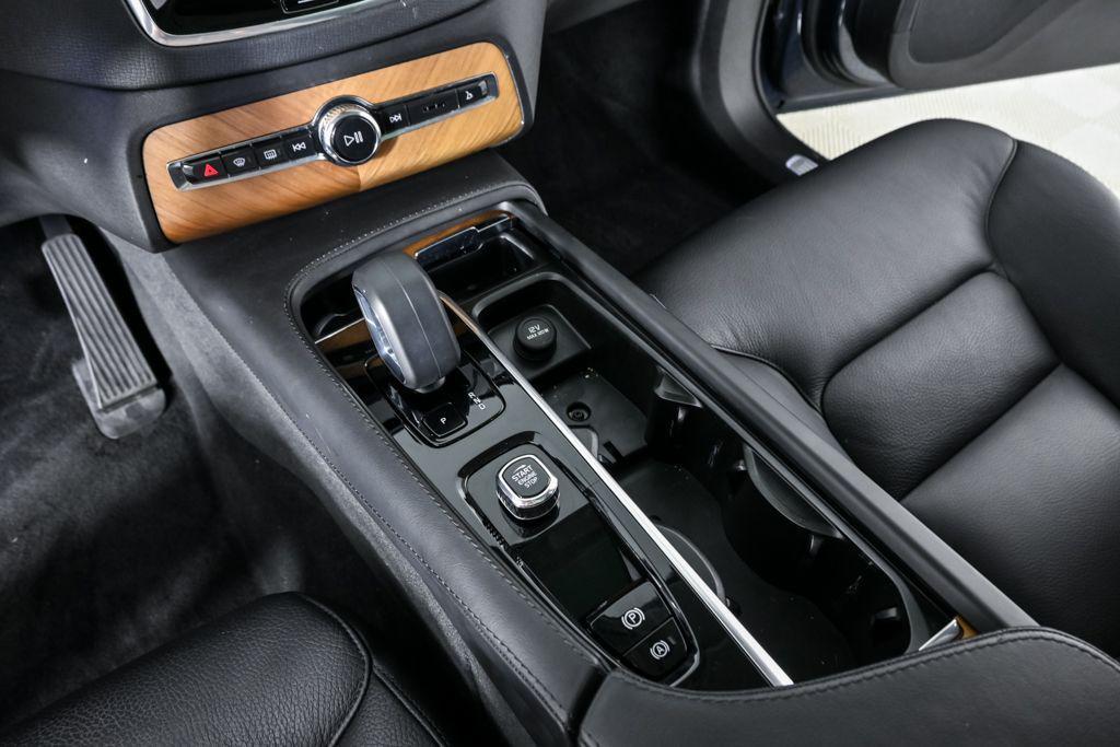 used 2023 Volvo XC90 car, priced at $37,289