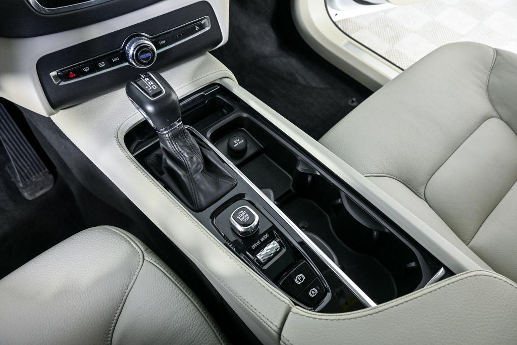 used 2020 Volvo XC90 car, priced at $24,164