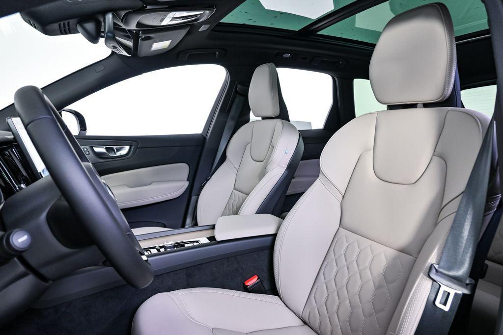 new 2026 Volvo XC60 Plug-In Hybrid car, priced at $69,285