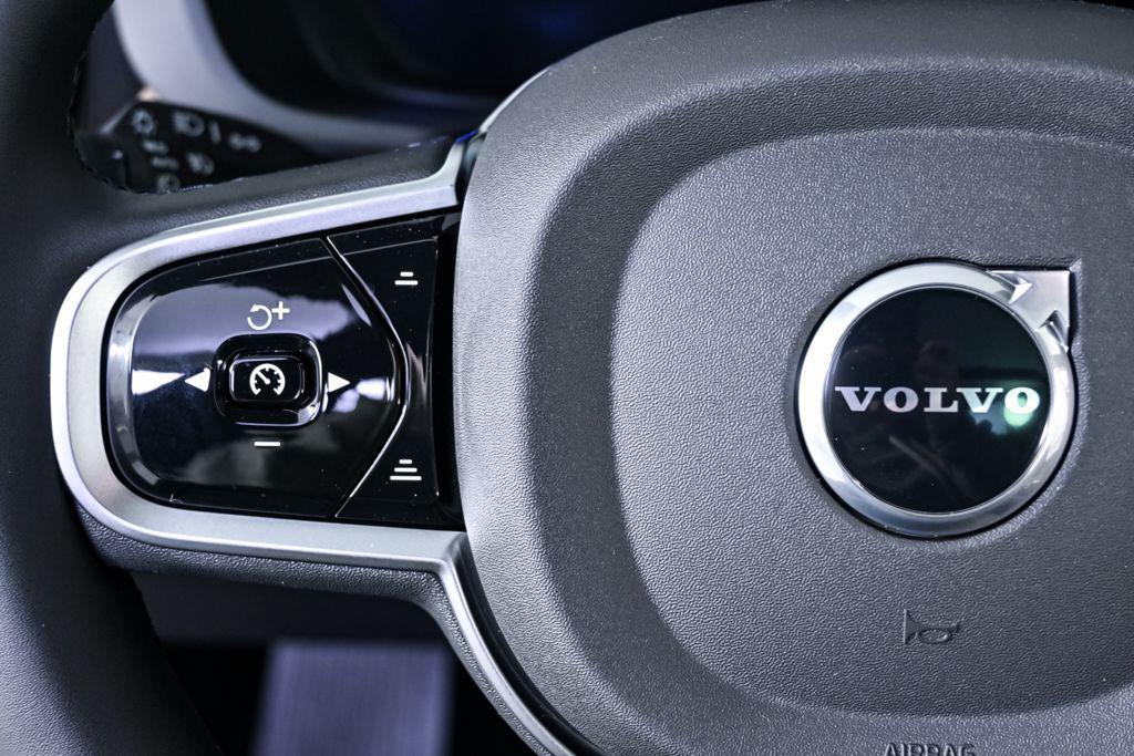 new 2026 Volvo XC60 Plug-In Hybrid car, priced at $69,285