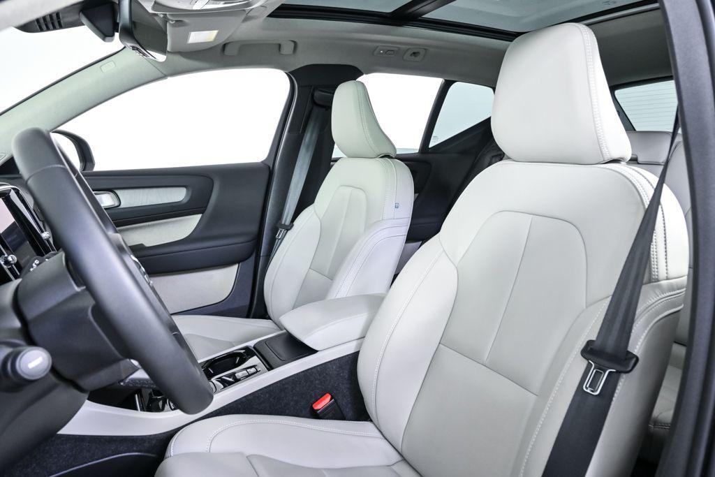 used 2025 Volvo XC40 car, priced at $33,958
