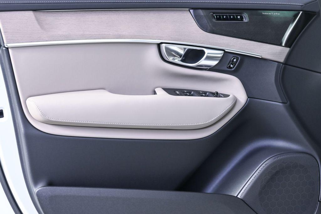 new 2026 Volvo XC90 Plug-In Hybrid car, priced at $81,455