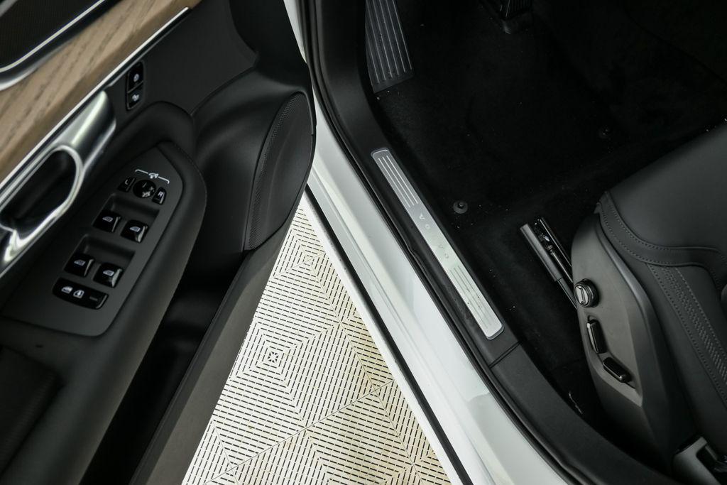 new 2026 Volvo XC90 car, priced at $62,345