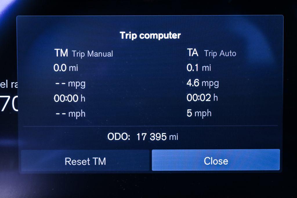 used 2025 Volvo XC40 car, priced at $29,214