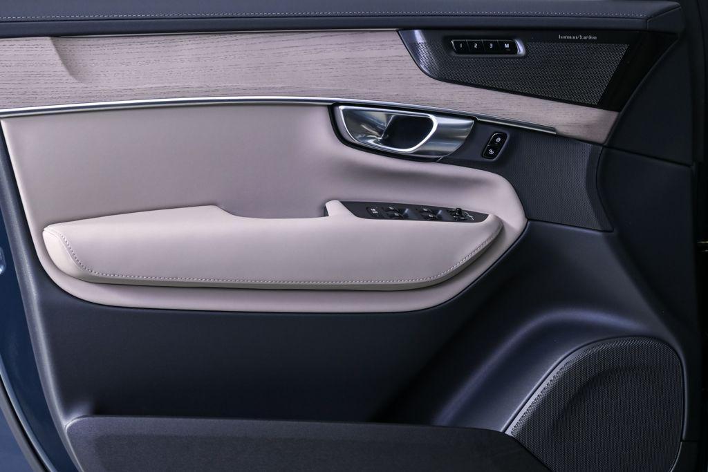 new 2026 Volvo XC90 Plug-In Hybrid car, priced at $81,955