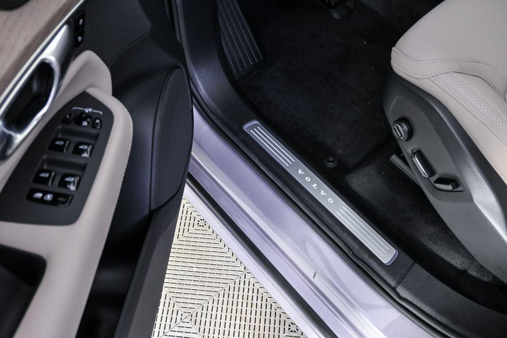 new 2026 Volvo XC90 car, priced at $71,825
