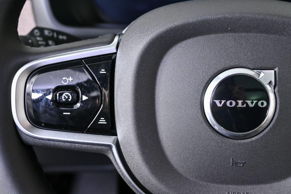 new 2026 Volvo XC90 car, priced at $71,905