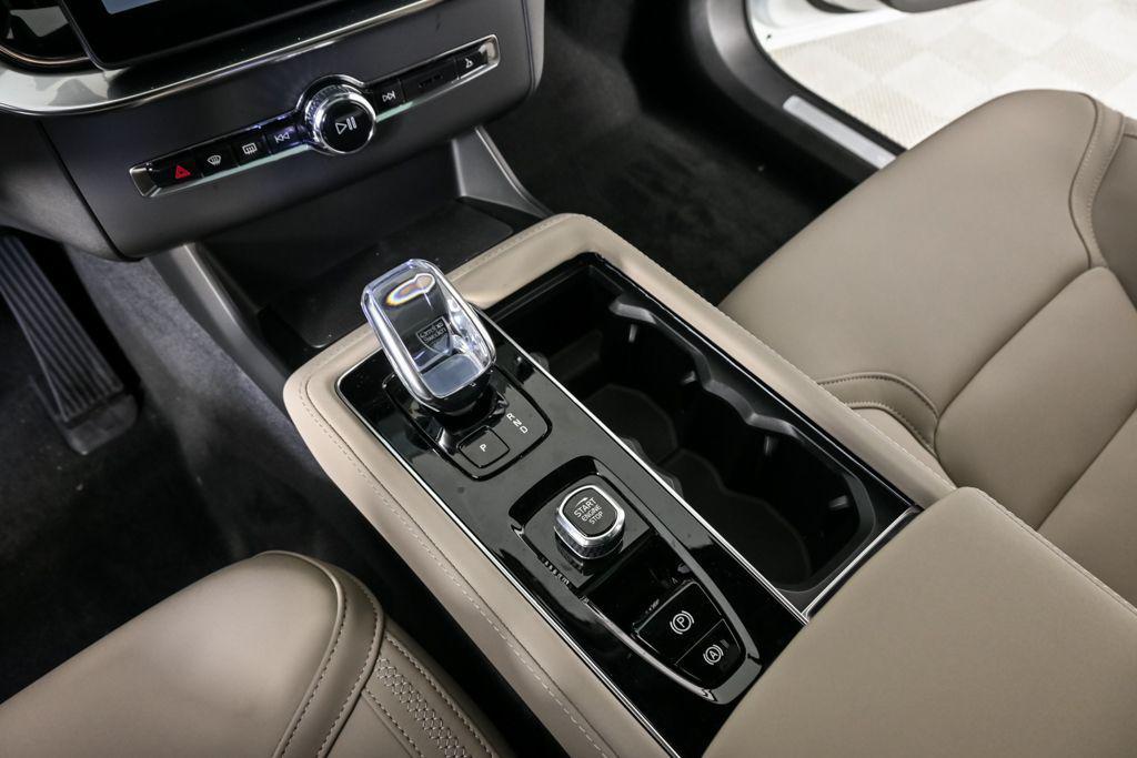 new 2026 Volvo XC90 car, priced at $71,905