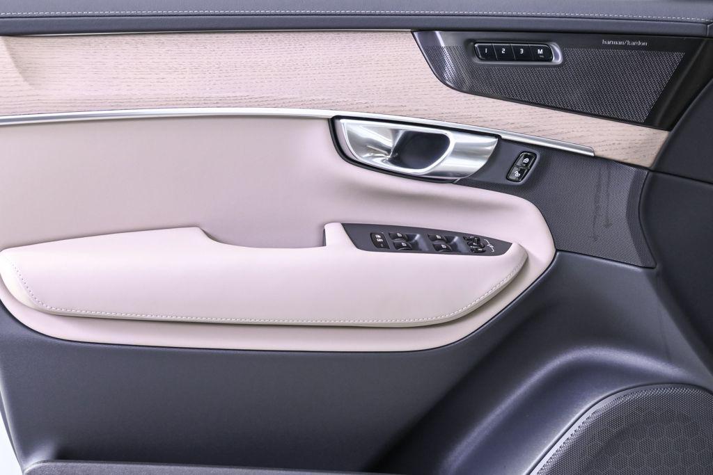 new 2026 Volvo XC90 car, priced at $71,905