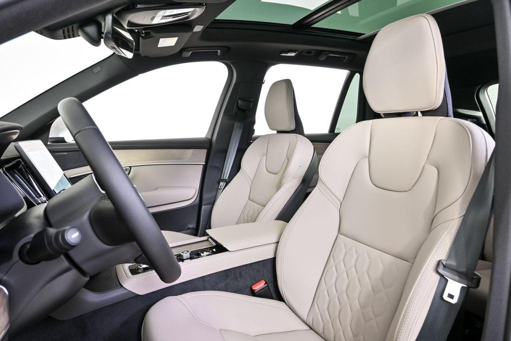 new 2026 Volvo XC90 car, priced at $71,905