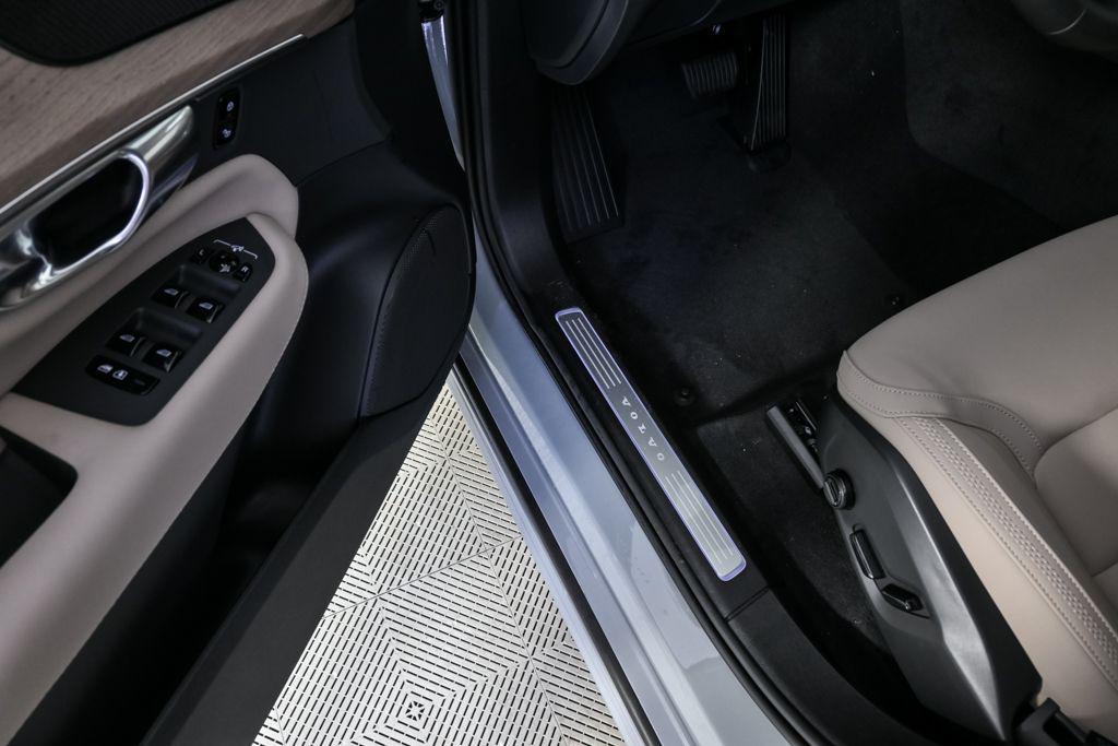 new 2026 Volvo XC90 car, priced at $71,825