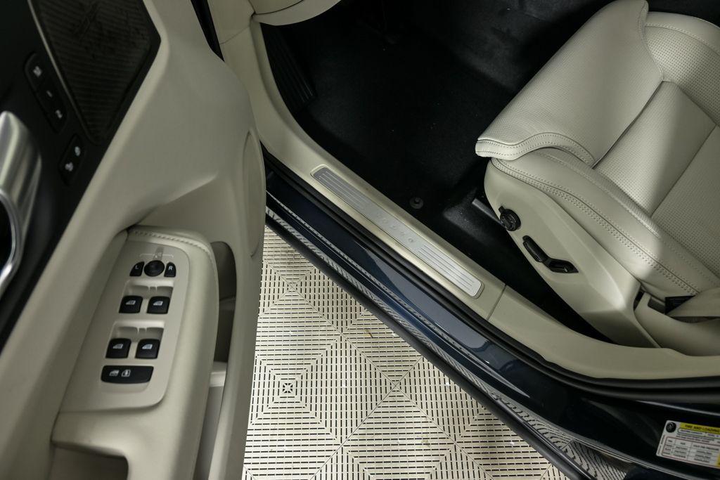 new 2026 Volvo XC60 car, priced at $63,935