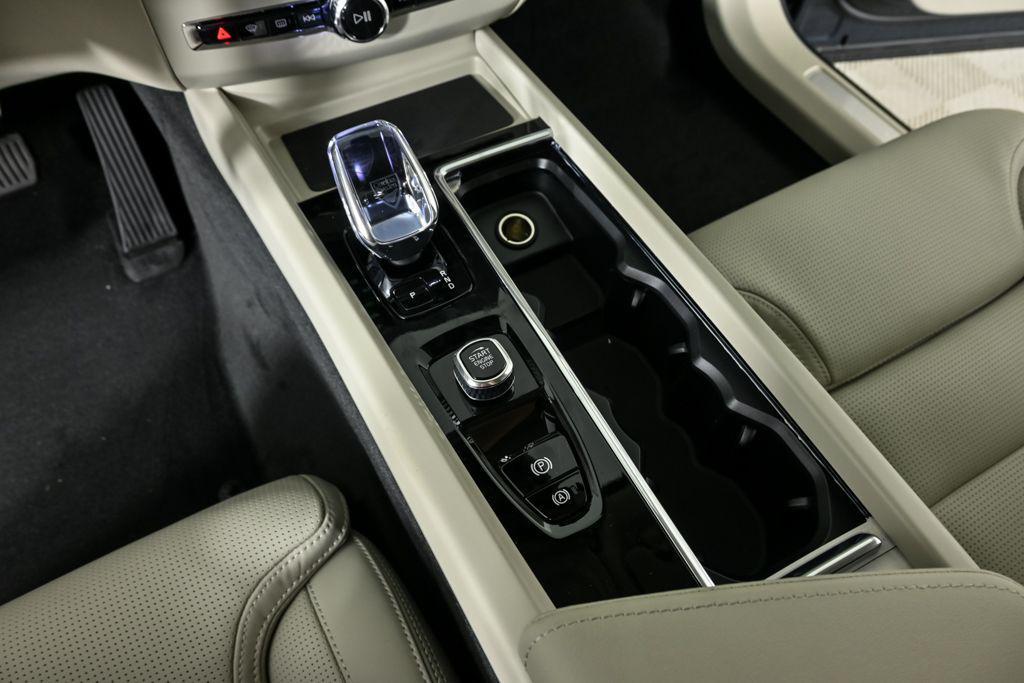 new 2026 Volvo XC60 car, priced at $63,935