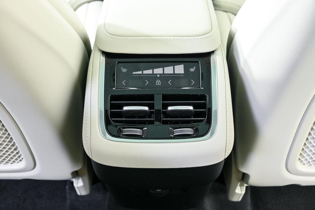 new 2026 Volvo XC90 car, priced at $80,155