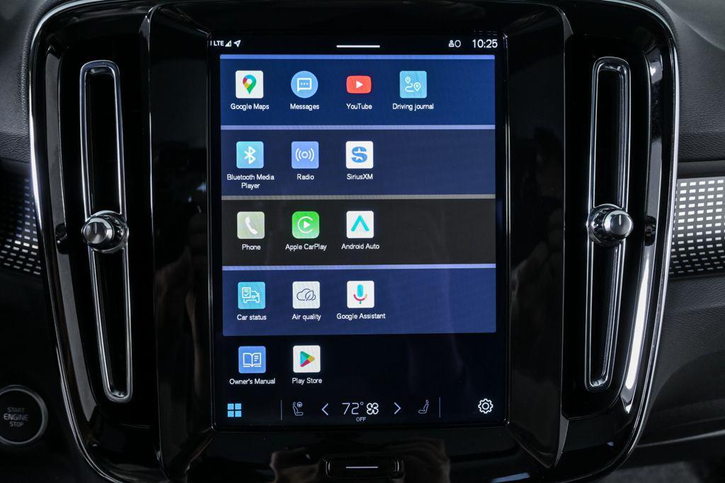 used 2025 Volvo XC40 car, priced at $31,267