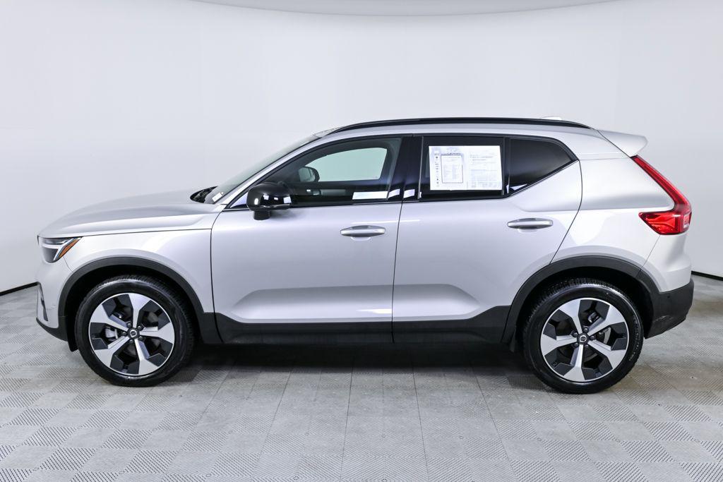 used 2025 Volvo XC40 car, priced at $31,267
