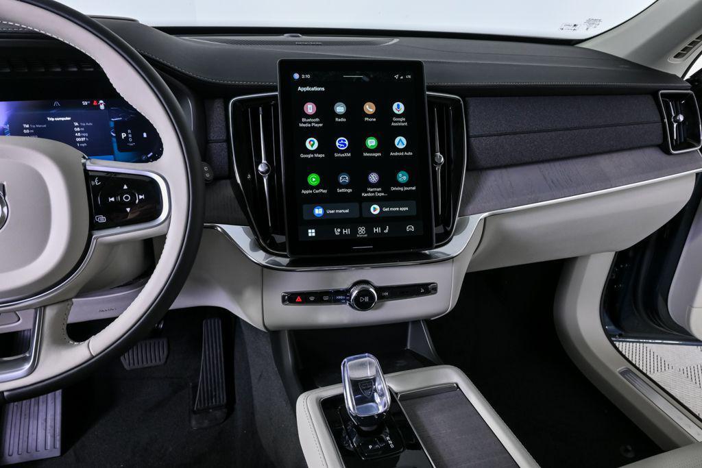 new 2026 Volvo XC90 car, priced at $75,155