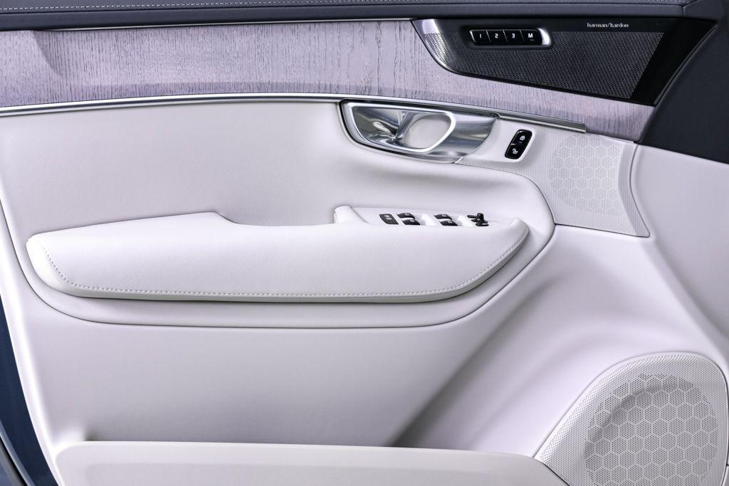 new 2026 Volvo XC90 car, priced at $75,155