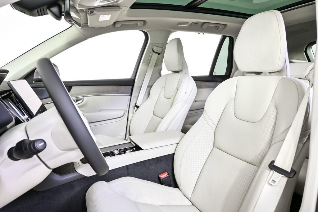 new 2026 Volvo XC90 car, priced at $75,155