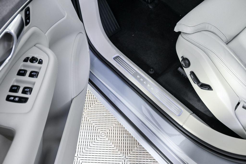 new 2026 Volvo XC90 car, priced at $75,155