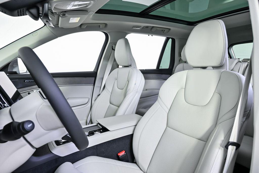 new 2026 Volvo XC90 car, priced at $75,155