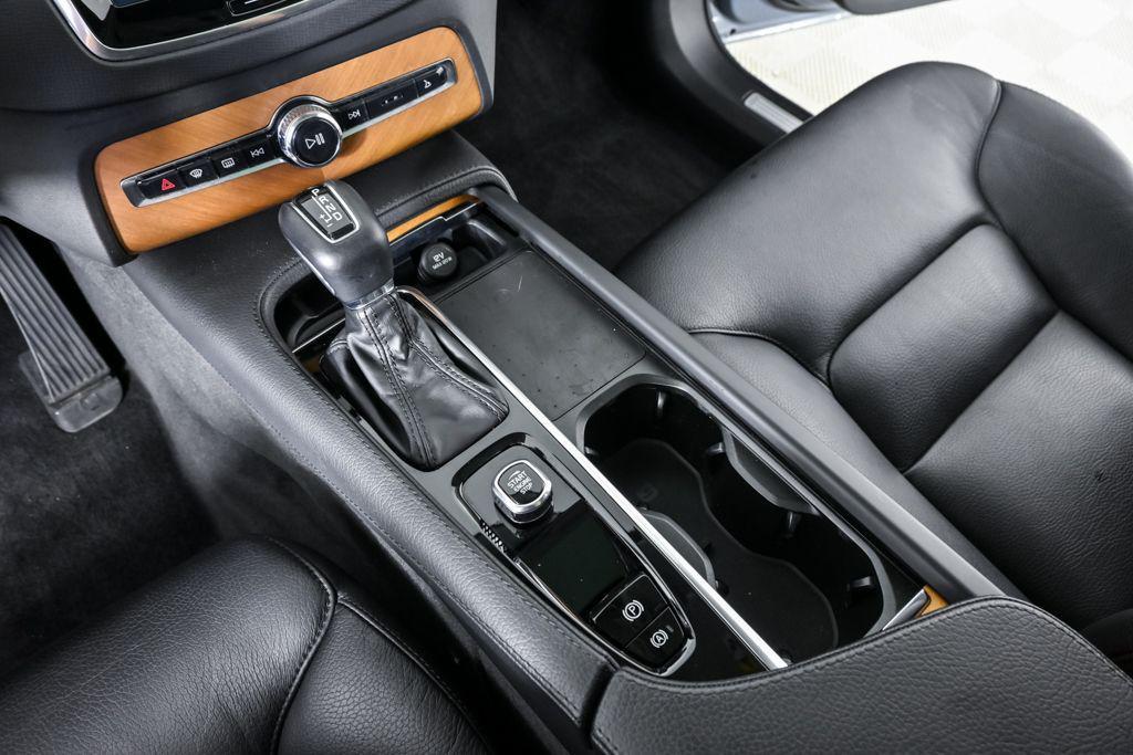 used 2022 Volvo XC90 car, priced at $35,785