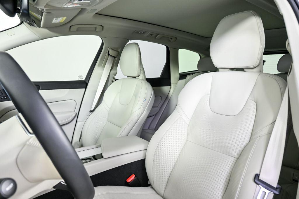 new 2026 Volvo XC60 car, priced at $63,935
