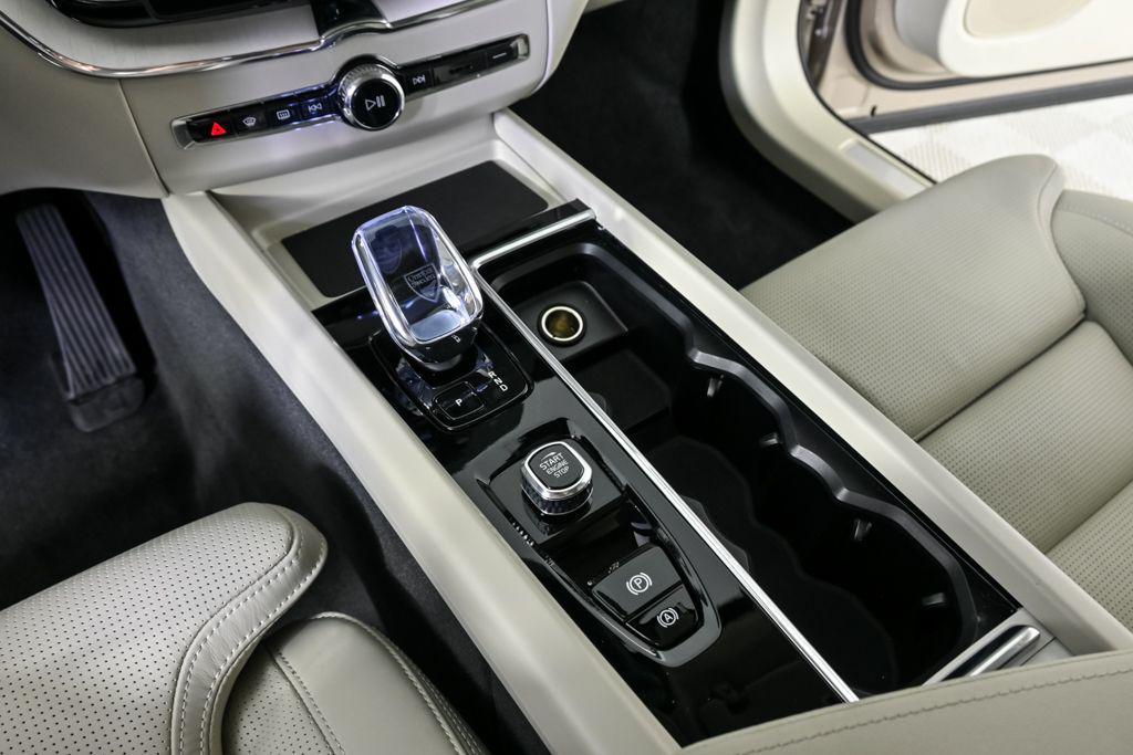 new 2026 Volvo XC60 car, priced at $63,935