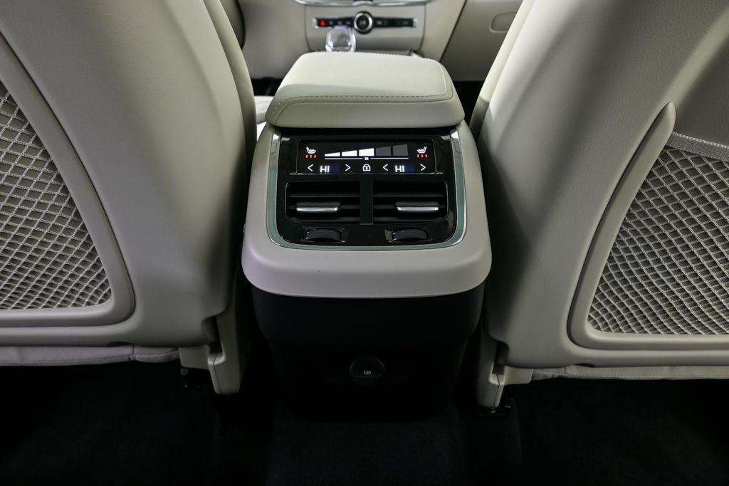 new 2026 Volvo XC60 car, priced at $63,935