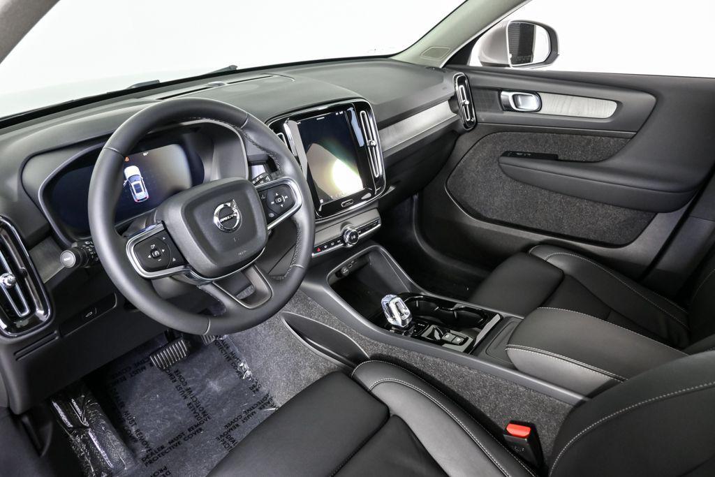 used 2025 Volvo XC40 car, priced at $32,228