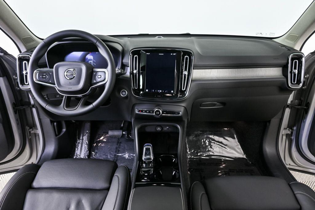 used 2025 Volvo XC40 car, priced at $32,228
