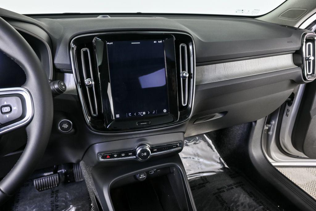 used 2025 Volvo XC40 car, priced at $32,228