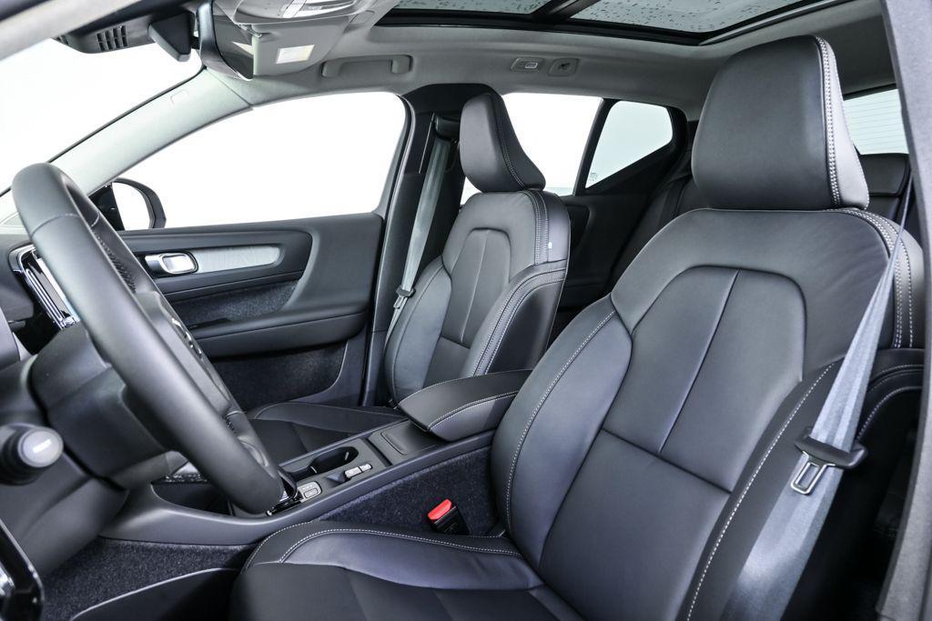 new 2026 Volvo XC40 car, priced at $45,995