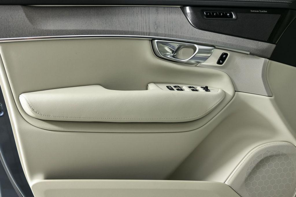 new 2026 Volvo XC90 car, priced at $75,155