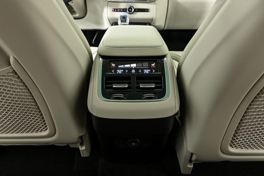 new 2026 Volvo XC90 car, priced at $75,155