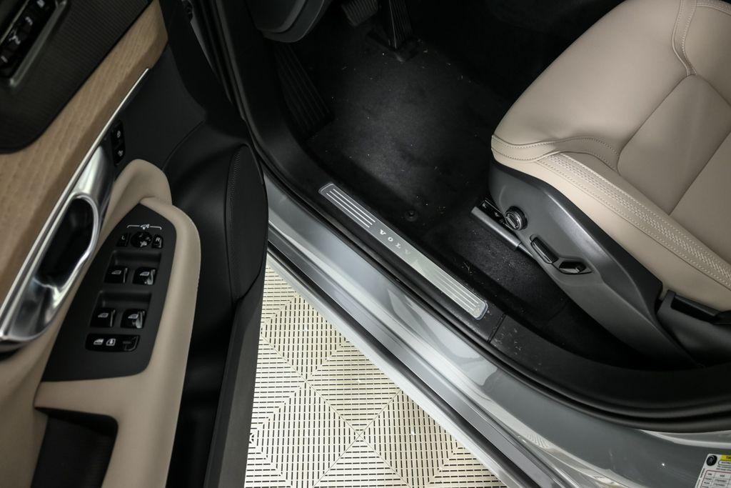 new 2026 Volvo XC90 car, priced at $71,825