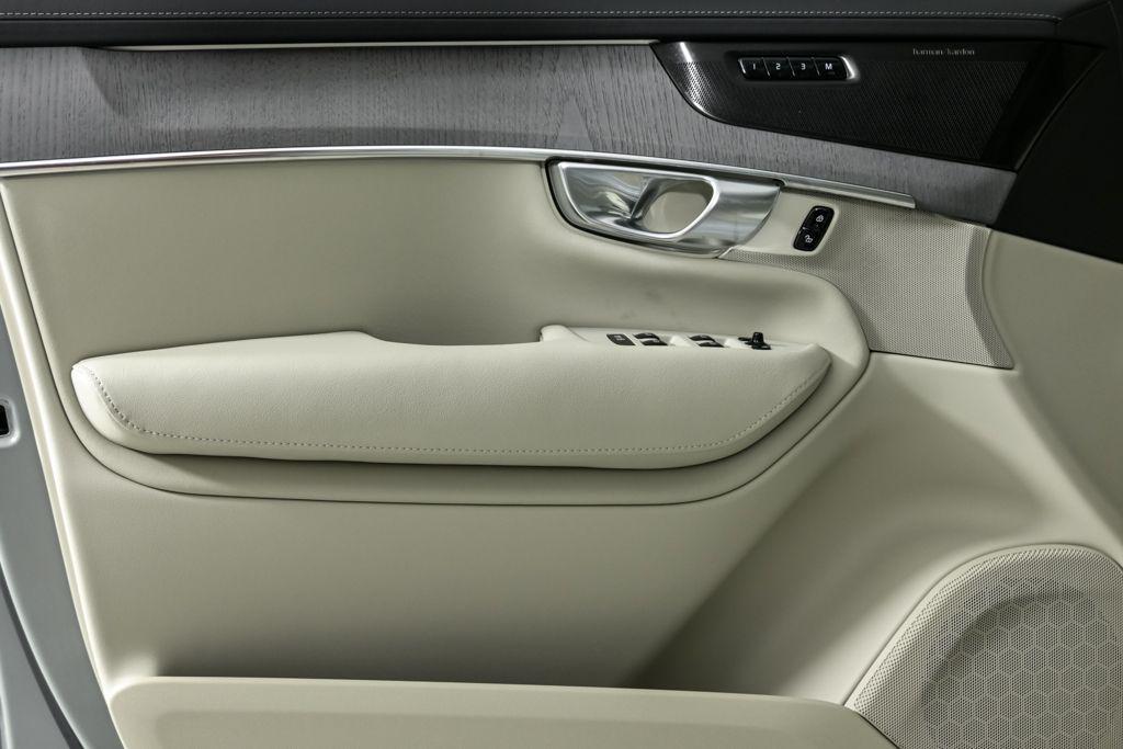 new 2026 Volvo XC90 car, priced at $75,155