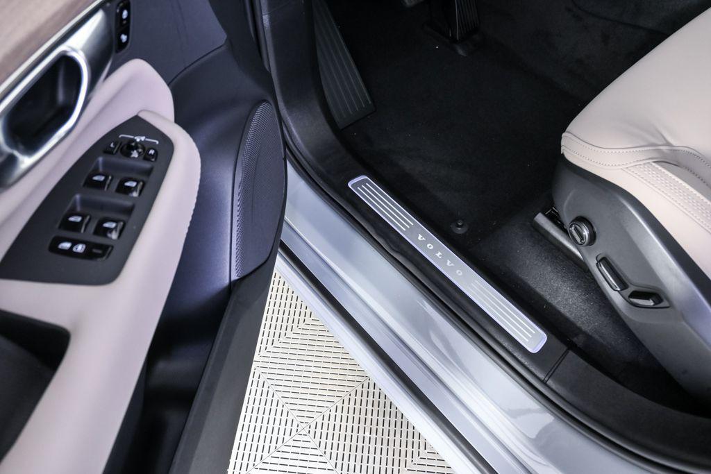 new 2026 Volvo XC90 car, priced at $71,825
