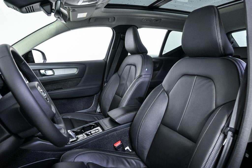 used 2023 Volvo XC40 car, priced at $22,032