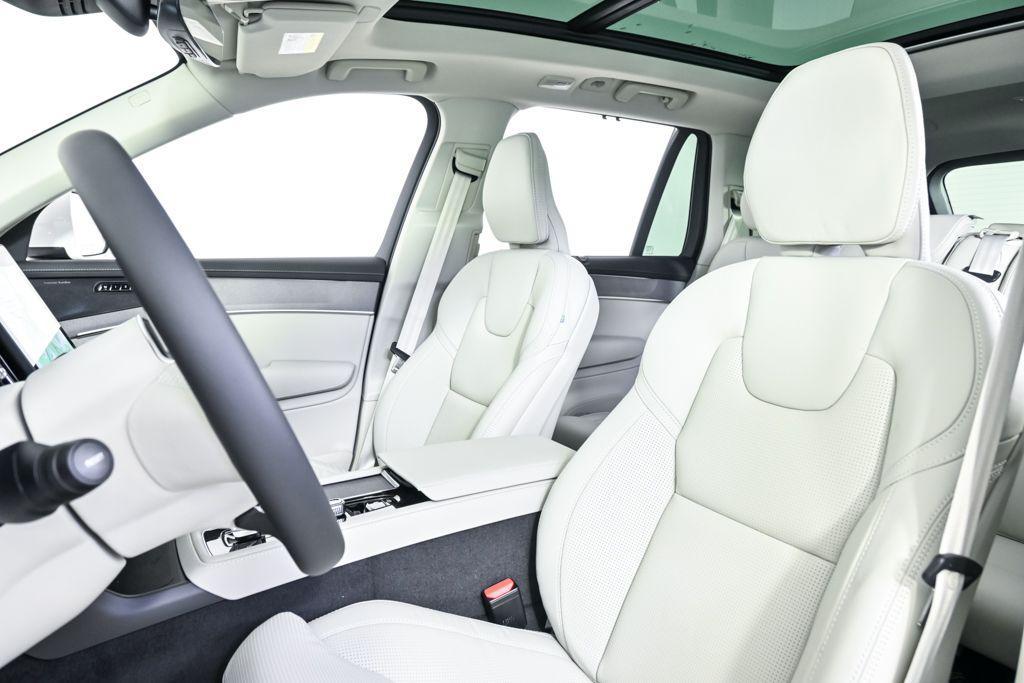 new 2026 Volvo XC90 Plug-In Hybrid car, priced at $85,594