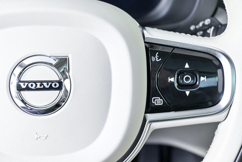 used 2023 Volvo XC60 car, priced at $35,454