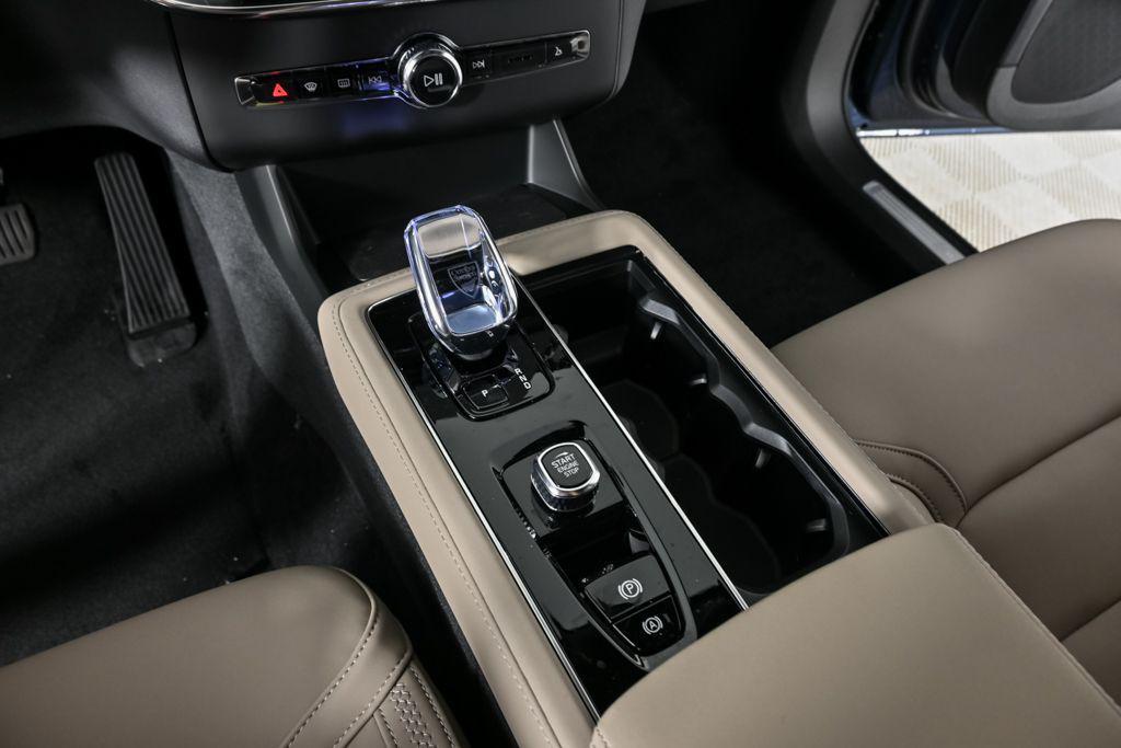 new 2026 Volvo XC90 car, priced at $71,825