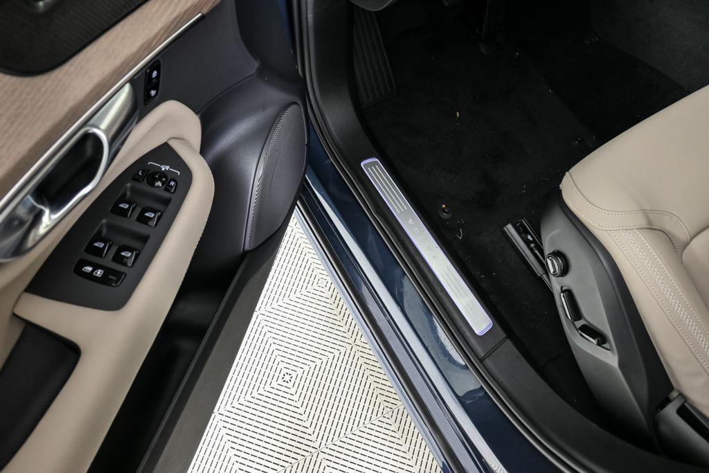 new 2026 Volvo XC90 car, priced at $71,825