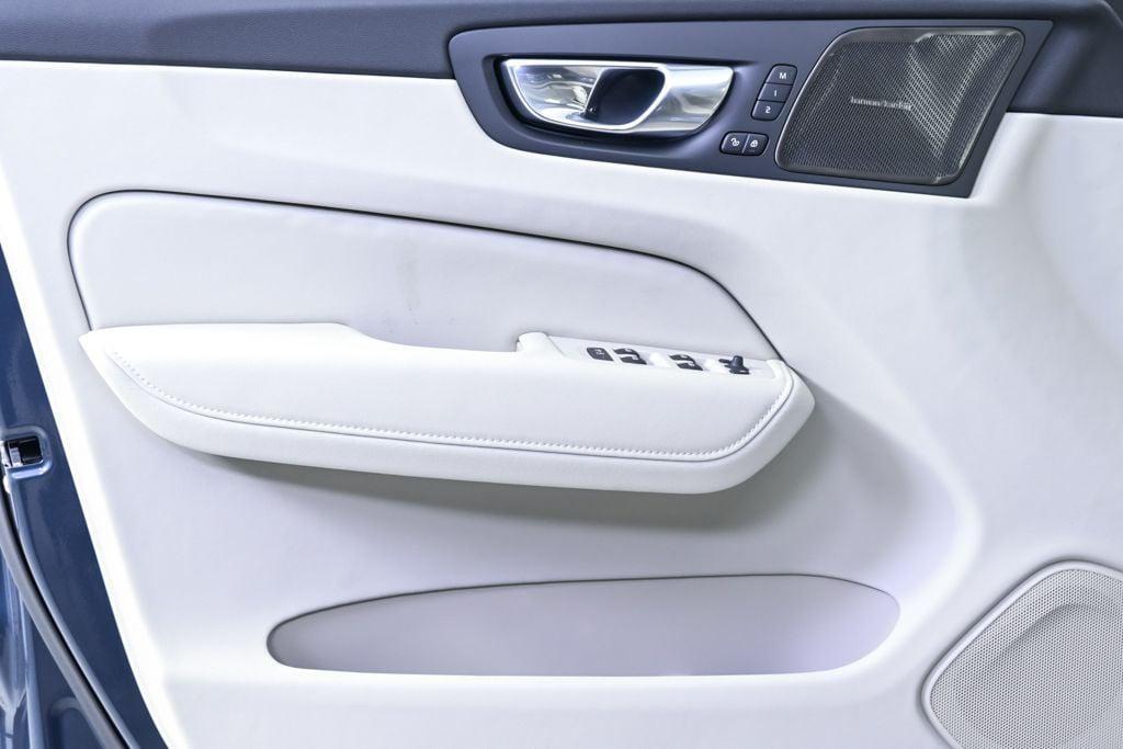 new 2026 Volvo XC60 car, priced at $64,854