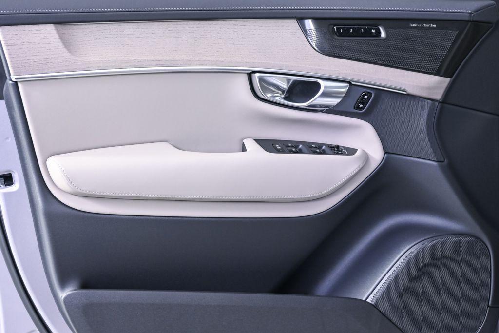 new 2026 Volvo XC90 car, priced at $71,945